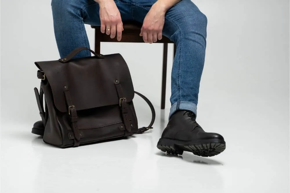Messenger Bag vs Crossbody: The Difference