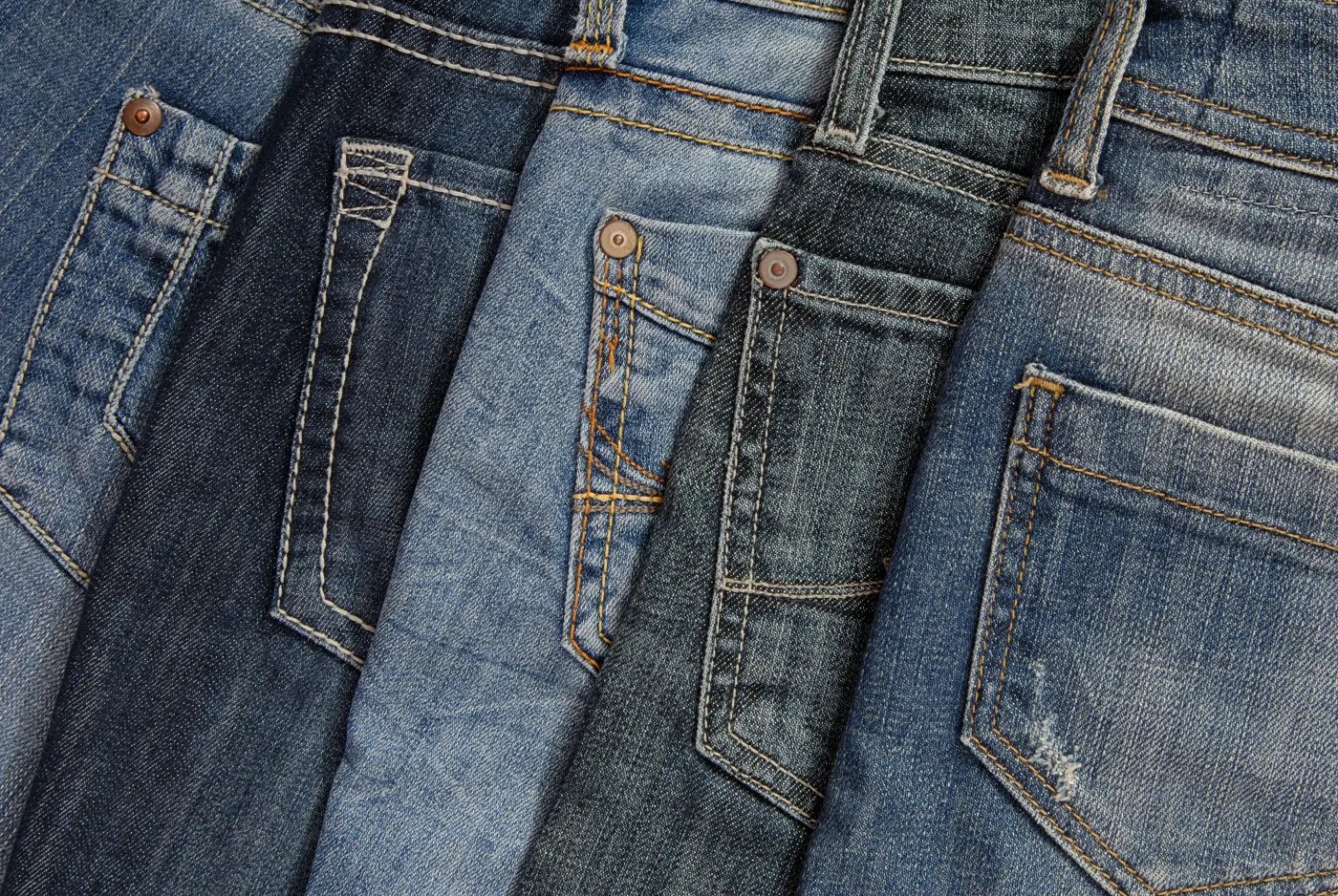 What to Wear With Gray Jeans (8 Outfits)