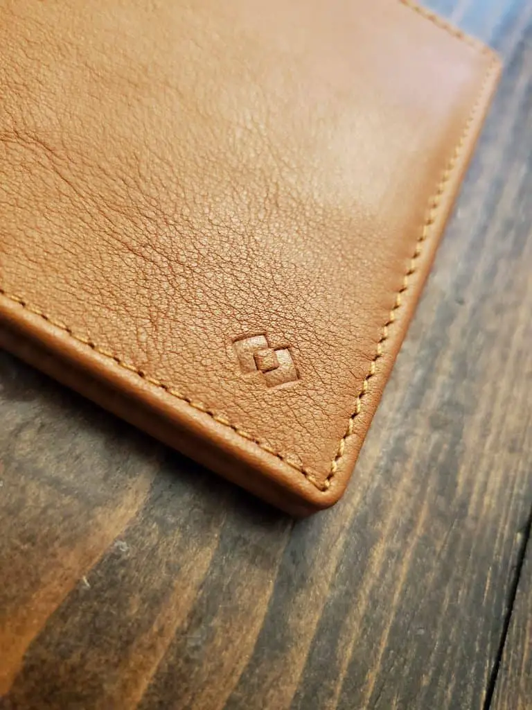 Harber London Card Wallet Closeup of Leather Logo