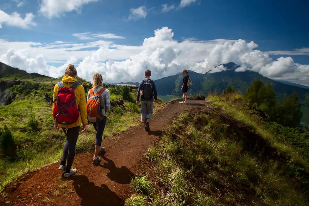 article: best backpack for day hikes