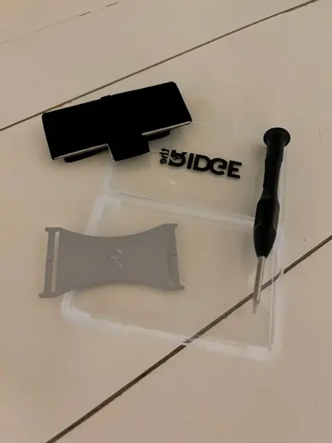 Ridge Wallet Cash Strap and T5 Screwdriver